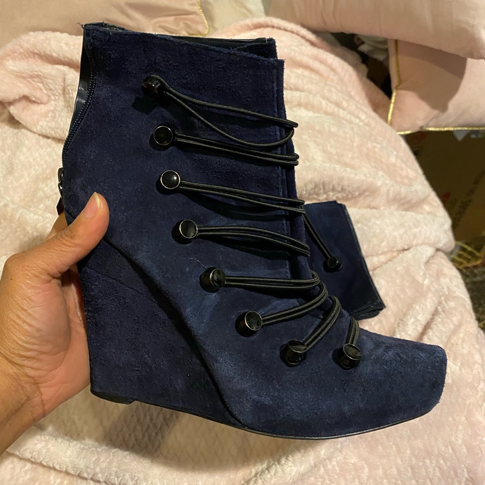 Wedge heels